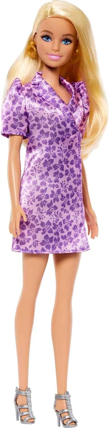 Barbie & Ken Doll Set with 2 Fashion Dolls, Clothes & Accessories, DAMAGE BOX, Includes Dresses, Tees, Pants, Swimsuits & More