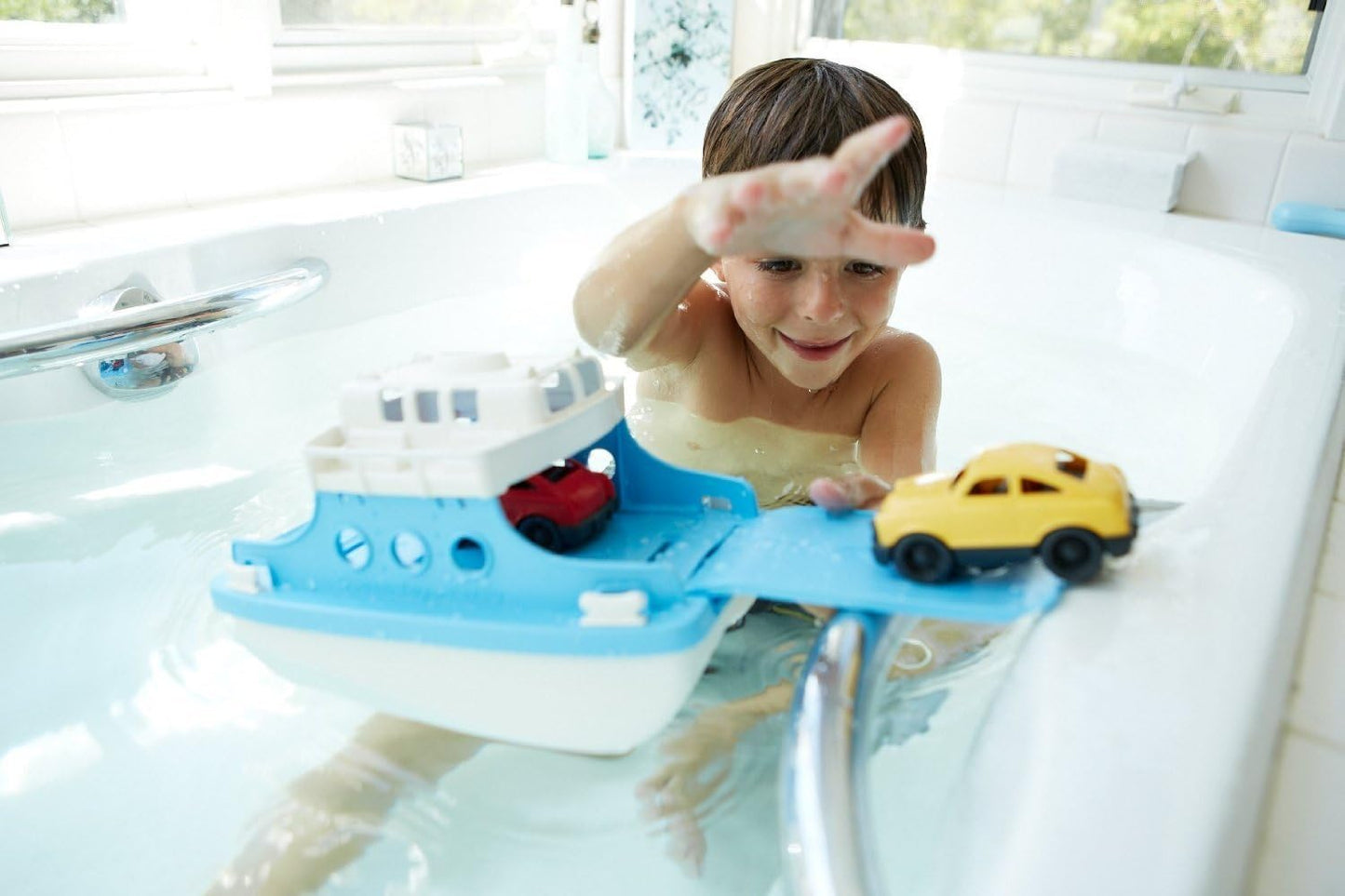 Amazon Basics Ferry Boat with 2 Mini Cars Bathtub Toy for Kids Ages 2 and Up, Blue, Small